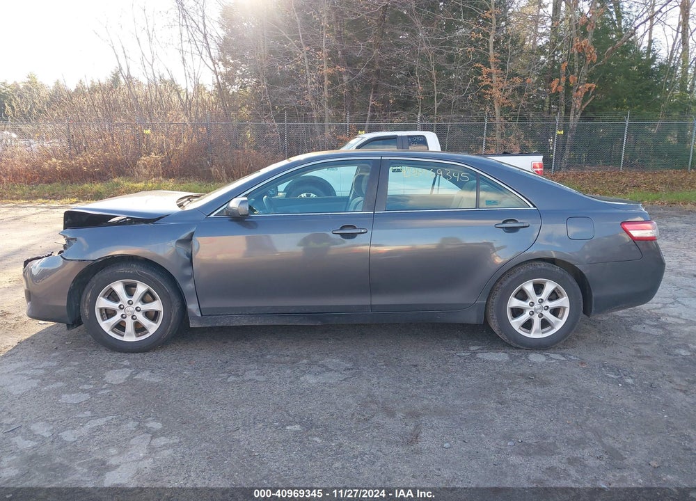 2011 TOYOTA CAMRY VIN: 4T1BF3EK8BU702870