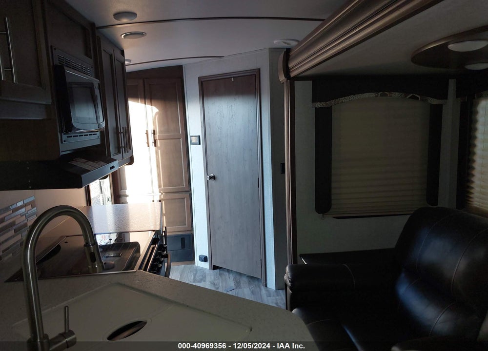 2019 COUGAR 22 RBS VIN: 4YDT22R24KV503833