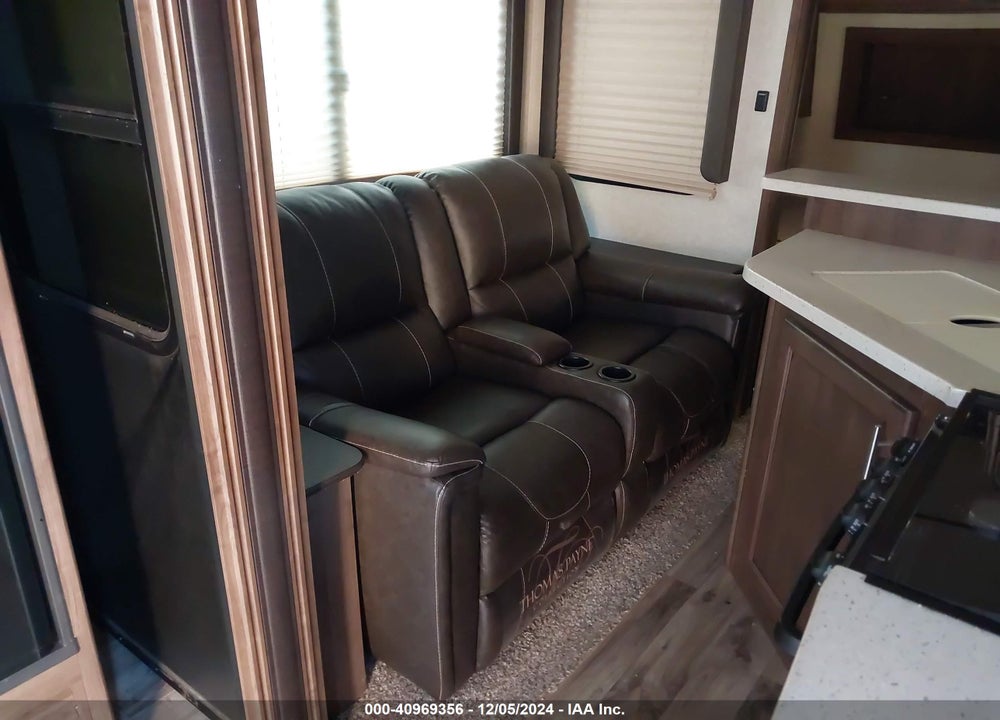2019 COUGAR 22 RBS VIN: 4YDT22R24KV503833