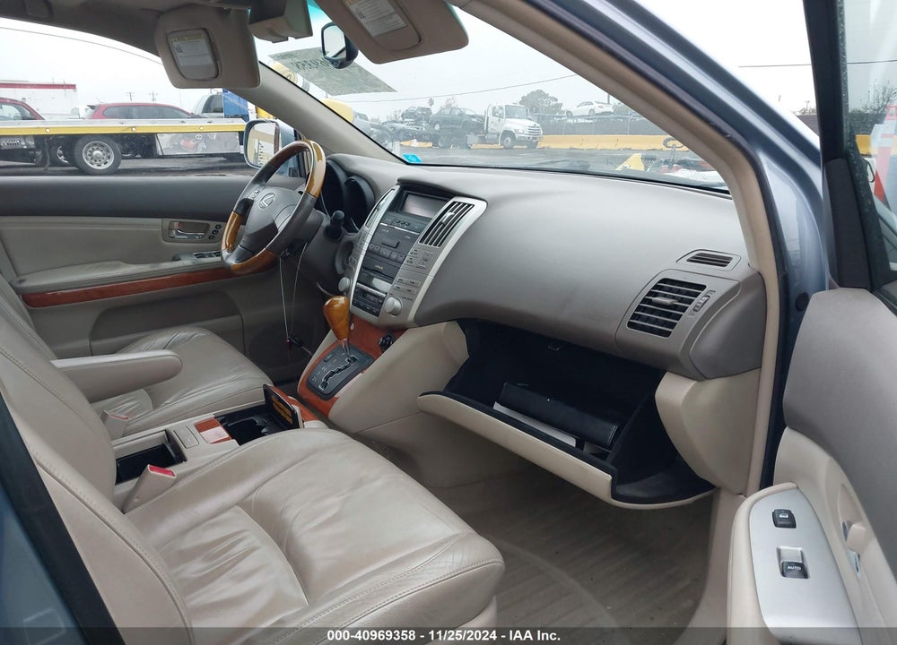 2004 LEXUS RX 330 VIN: JTJGA31UX40024789