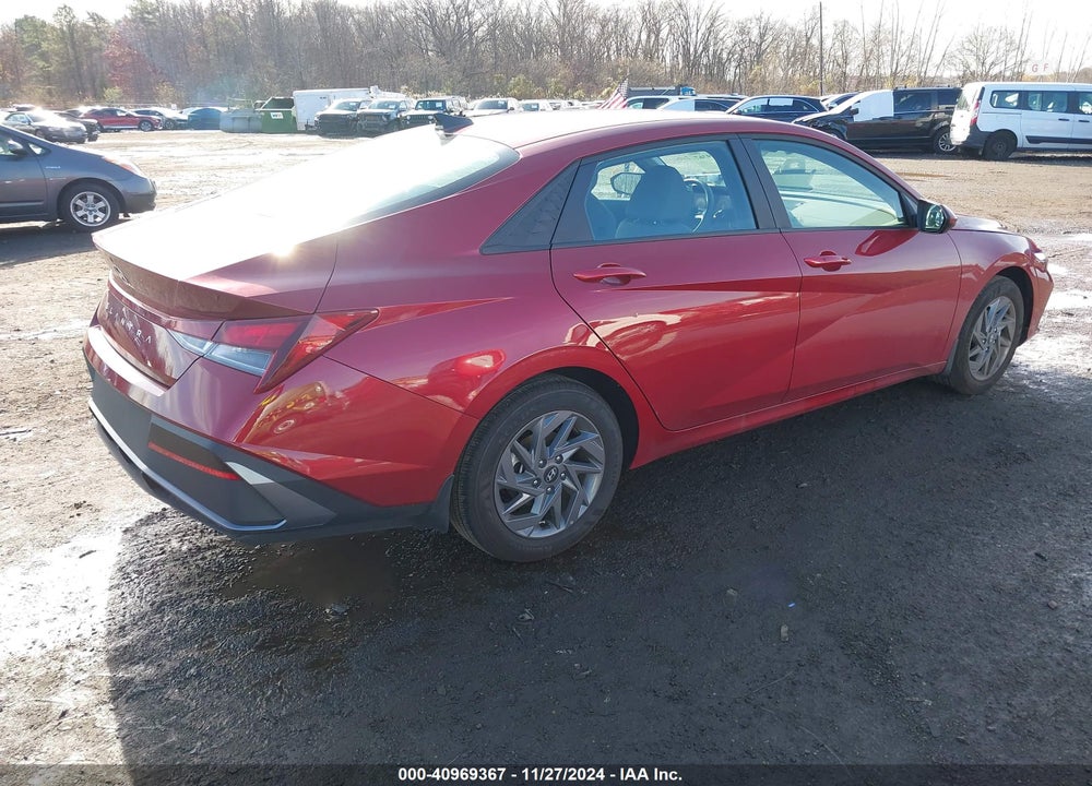2024 HYUNDAI ELANTRA VIN: KMHLM4DG7RU781889