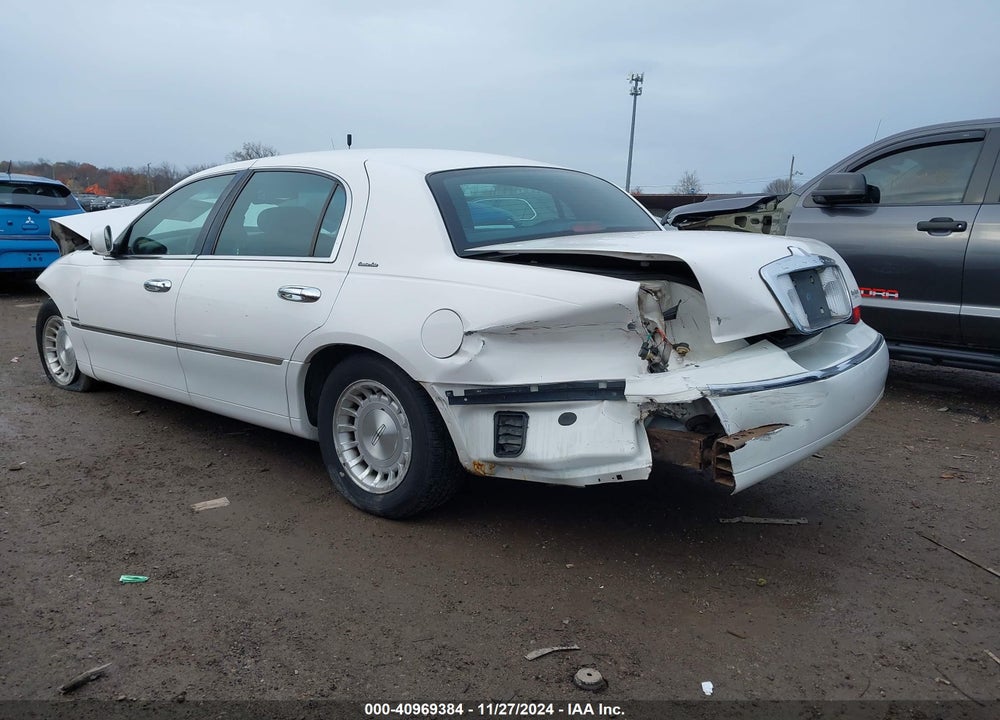 1998 LINCOLN TOWN CAR EXECUTIVE VIN: 1LNFM81WXWY706401