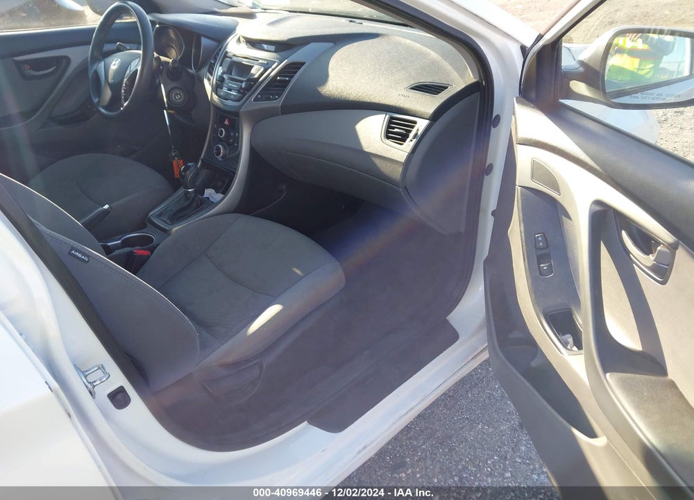 2014 HYUNDAI ELANTRA SE VIN: 5NPDH4AE5EH494779
