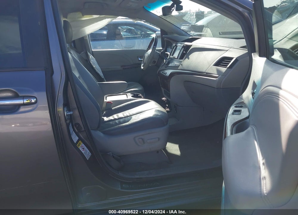 2011 TOYOTA SIENNA XLE LIMITED VIN: 5TDDK3DC1BS018623