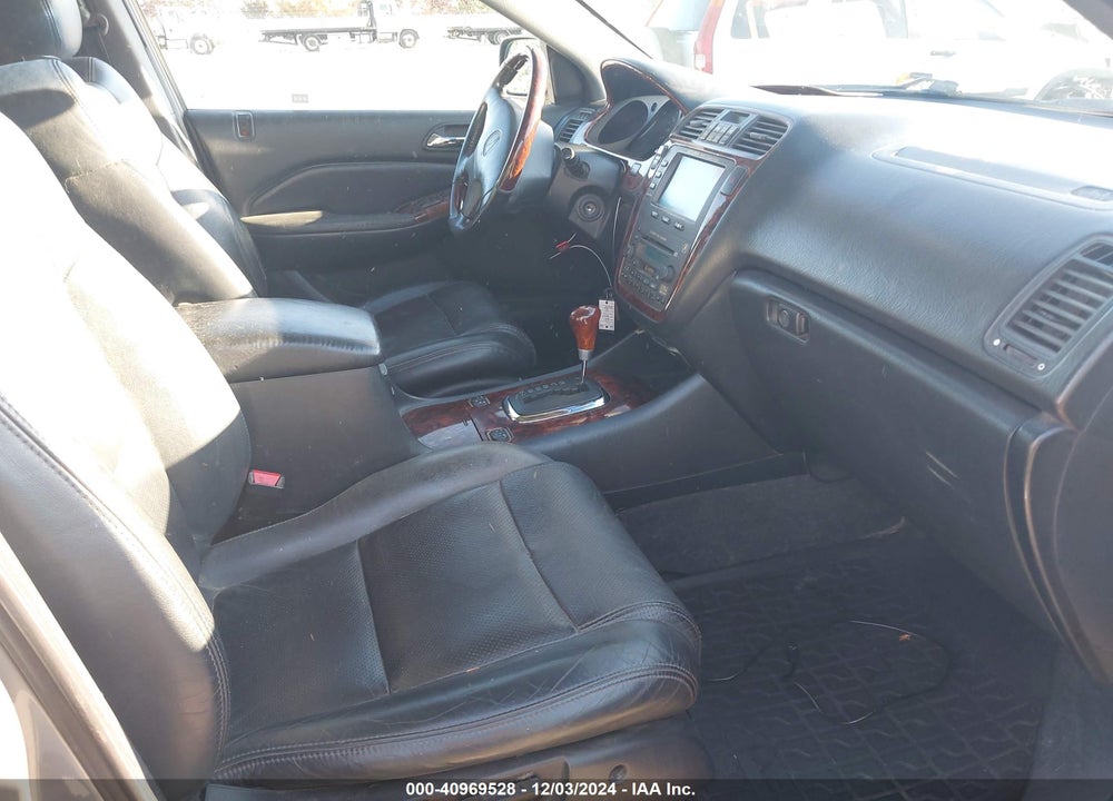 2001 ACURA MDX VIN: 2HNYD18661H516179