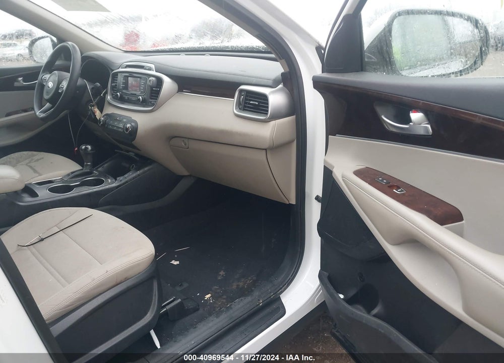 2016 KIA SORENTO 2.4L LX VIN: 5XYPG4A33GG036957
