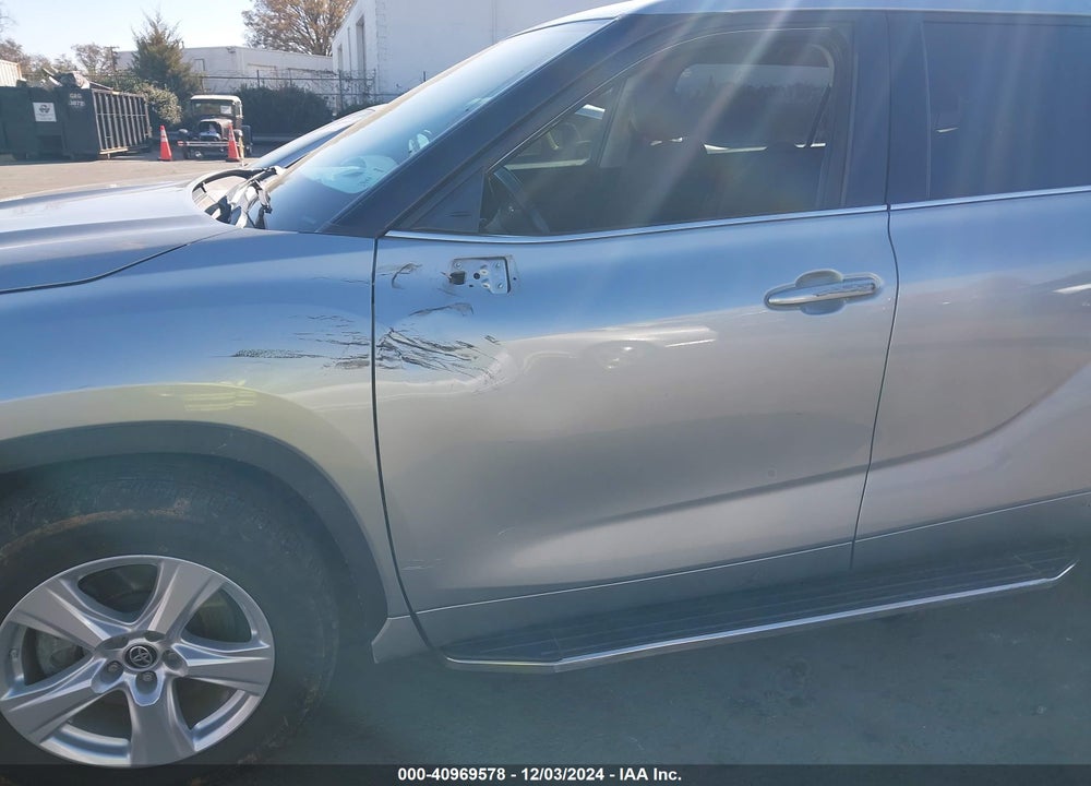 2020 TOYOTA HIGHLANDER LE VIN: 5TDZZRAHXLS015158