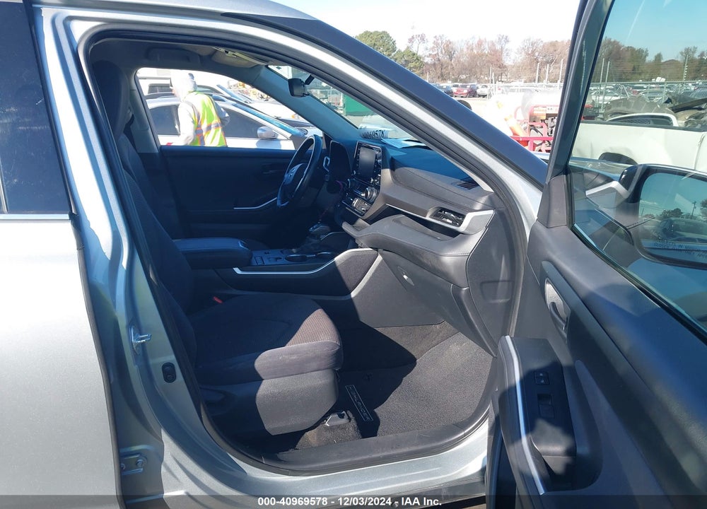 2020 TOYOTA HIGHLANDER LE VIN: 5TDZZRAHXLS015158