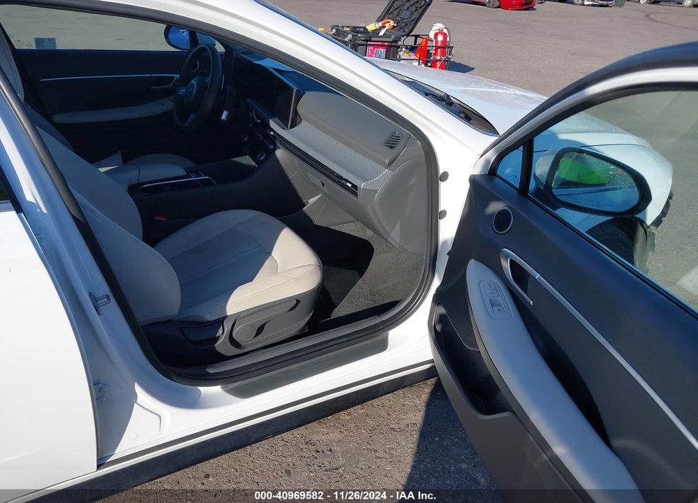 2024 HYUNDAI SONATA SEL VIN: KMHL64JAXRA377898