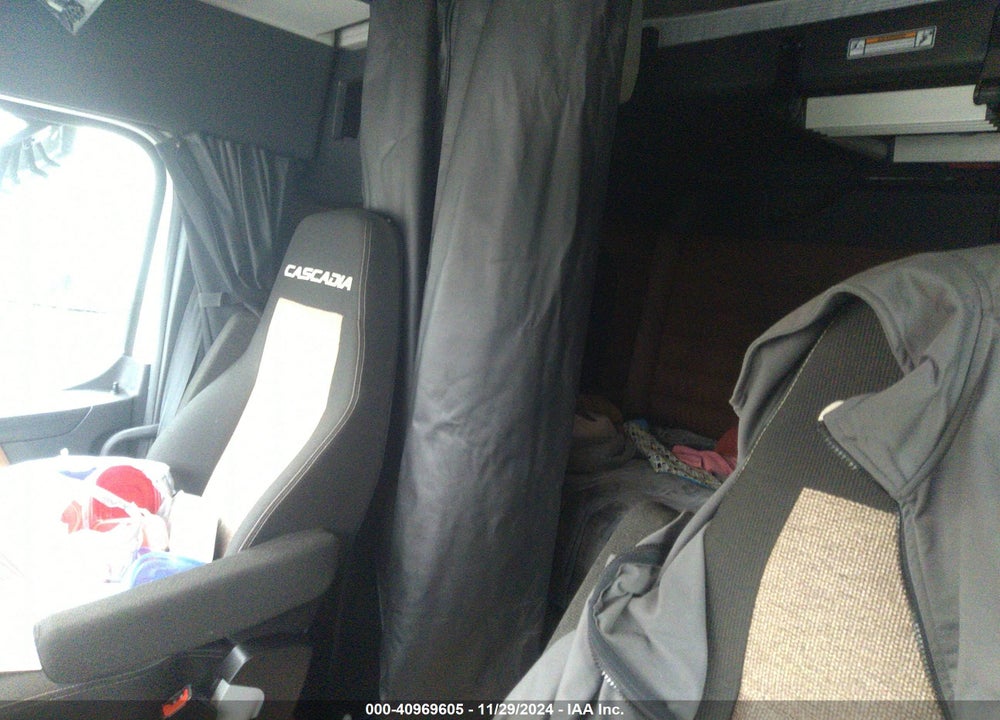 2023 FREIGHTLINER NEW CASCADIA 126 VIN: 3AKJHHDR8PSUM0882