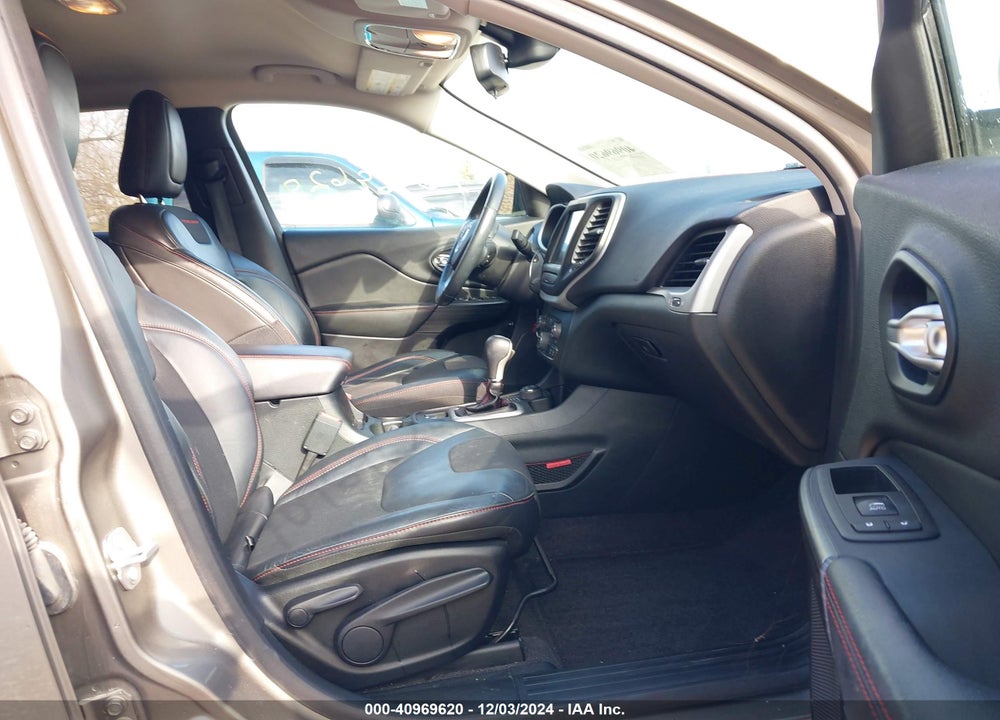 2016 JEEP CHEROKEE TRAILHAWK VIN: 1C4PJMBS2GW334636