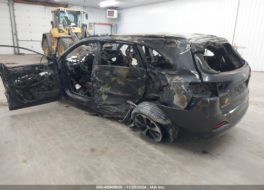 2017 KIA SORENTO 3.3L EX VIN: 5XYPHDA59HG312641