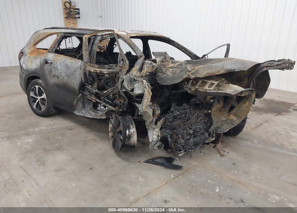 2017 KIA SORENTO 3.3L EX VIN: 5XYPHDA59HG312641
