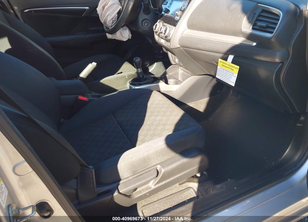2015 HONDA FIT LX VIN: 3HGGK5G52FM762972
