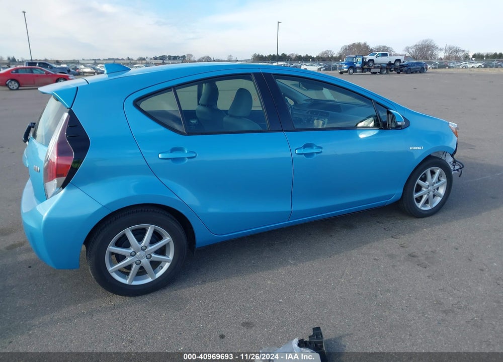 2015 TOYOTA PRIUS C FOUR VIN: JTDKDTB37F1114005