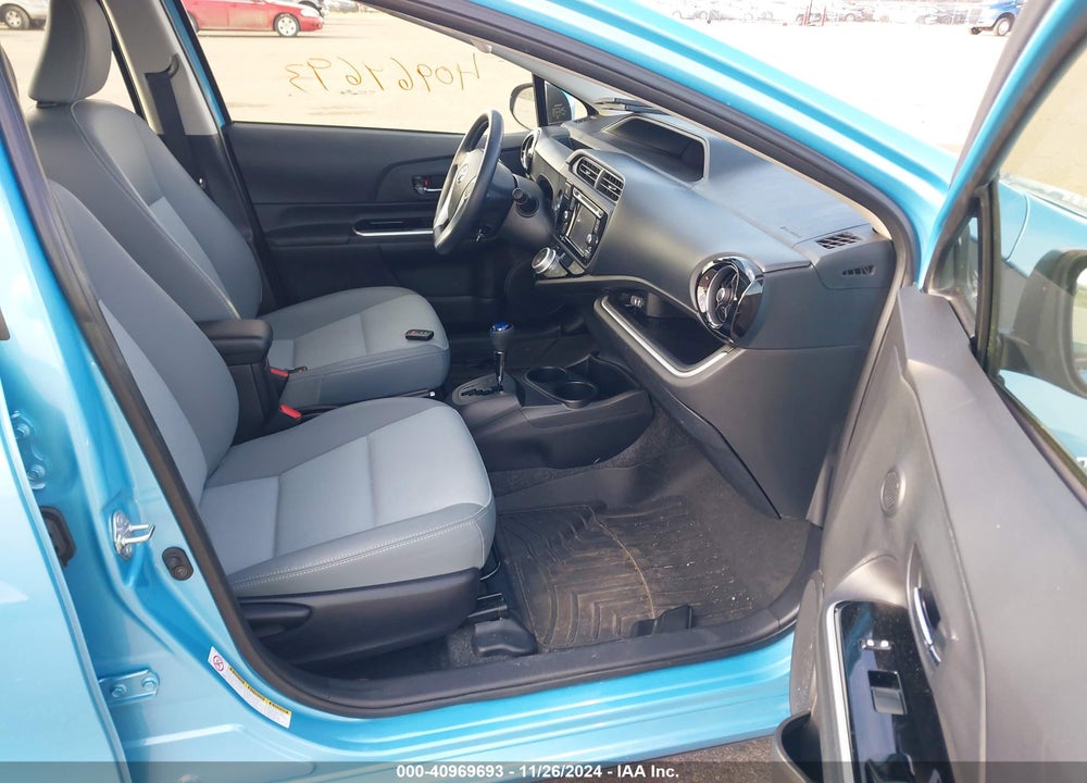 2015 TOYOTA PRIUS C FOUR VIN: JTDKDTB37F1114005