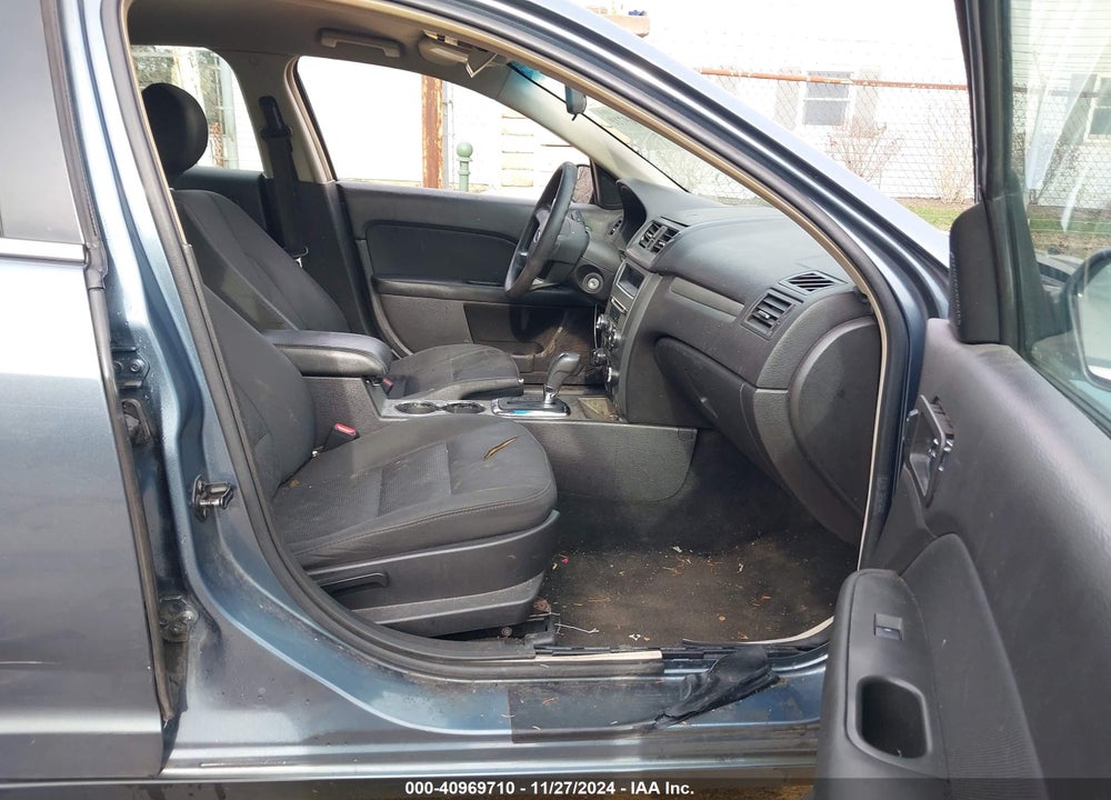 2011 FORD FUSION VIN: 3FAHP0HA0BR147682
