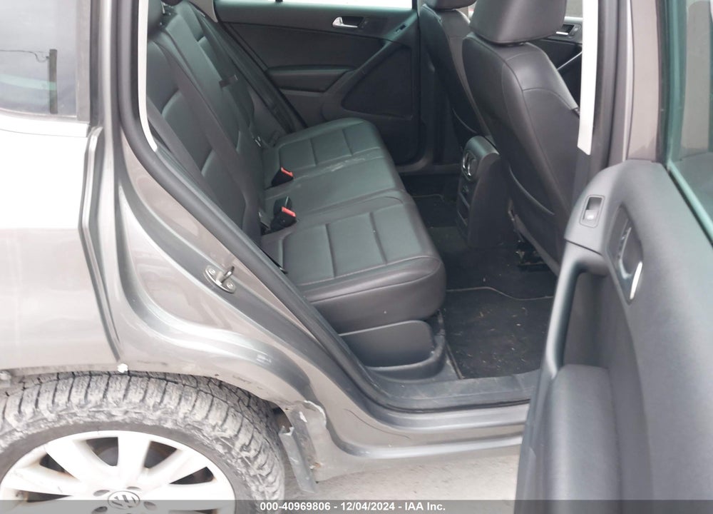 2010 VOLKSWAGEN TIGUAN WOLFSBURG EDITION VIN: WVGBV9AX1AW513858