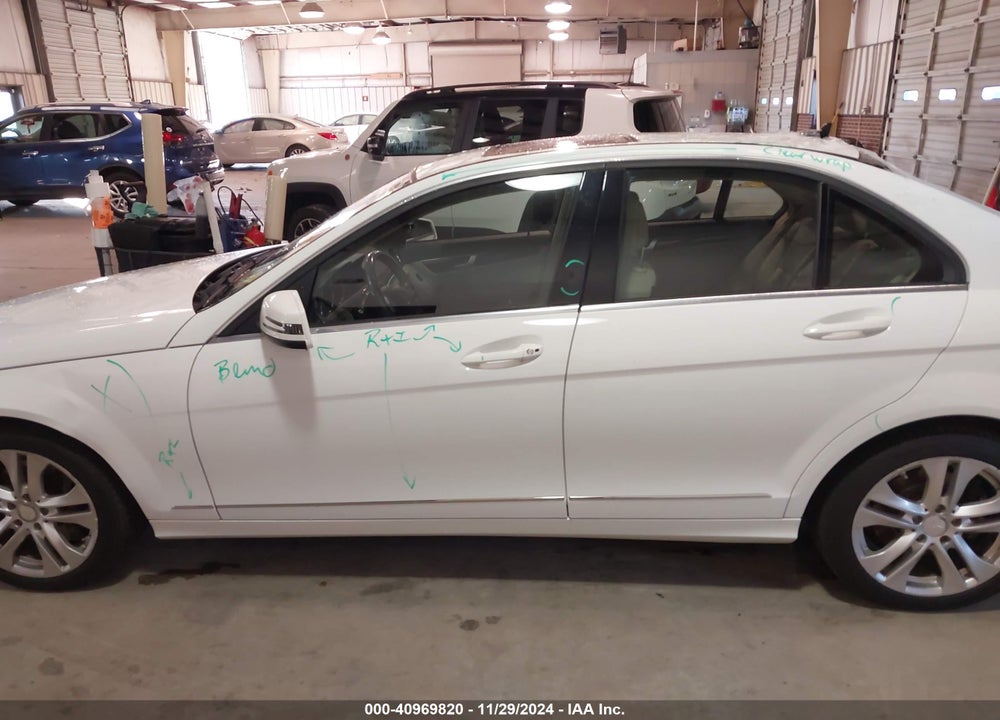 2013 MERCEDES-BENZ C 300 LUXURY 4MATIC/SPORT 4MATIC VIN: WDDGF8AB6DR245128