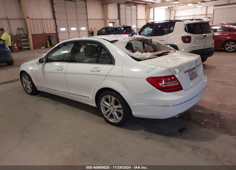 2013 MERCEDES-BENZ C 300 LUXURY 4MATIC/SPORT 4MATIC VIN: WDDGF8AB6DR245128