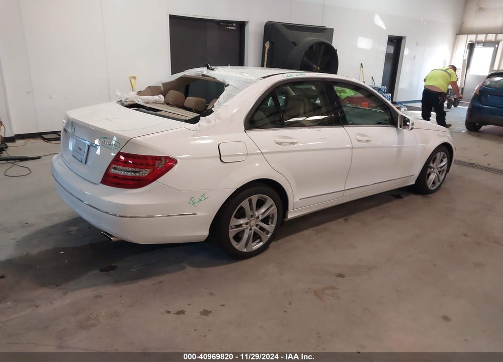 2013 MERCEDES-BENZ C 300 LUXURY 4MATIC/SPORT 4MATIC VIN: WDDGF8AB6DR245128
