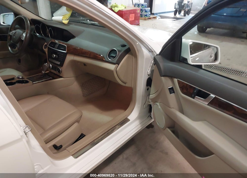 2013 MERCEDES-BENZ C 300 LUXURY 4MATIC/SPORT 4MATIC VIN: WDDGF8AB6DR245128
