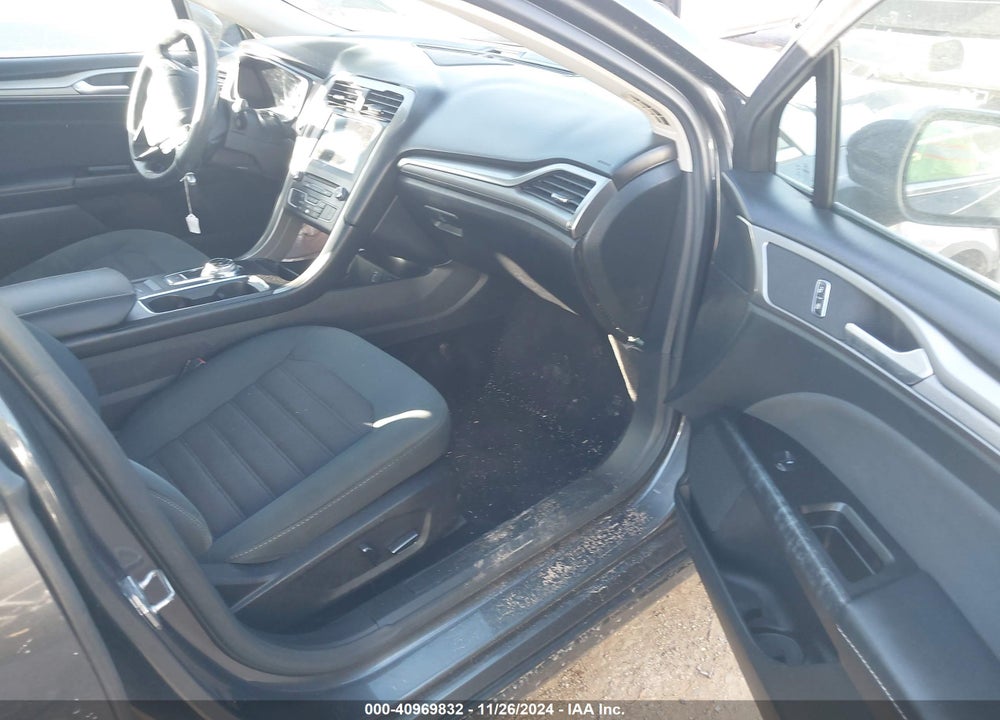 2017 FORD FUSION VIN: 3FA6P0HD2HR240584