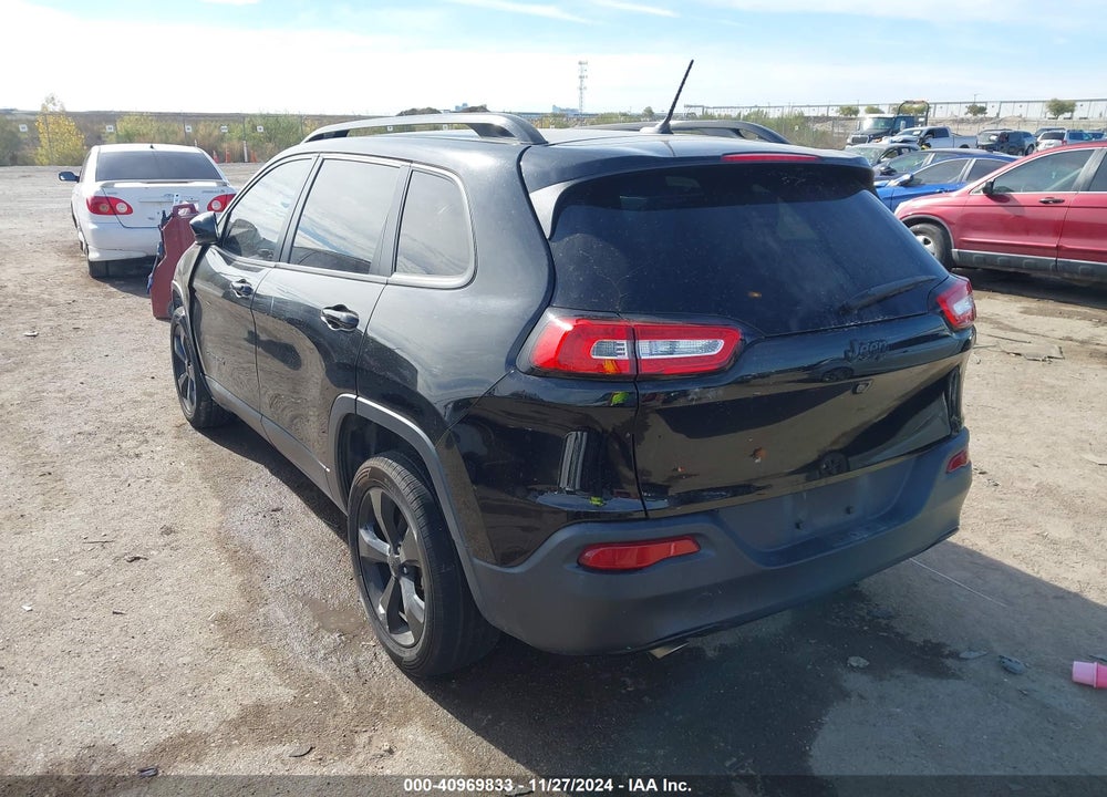 2018 JEEP CHEROKEE LATITUDE FWD VIN: 1C4PJLCB3JD556937