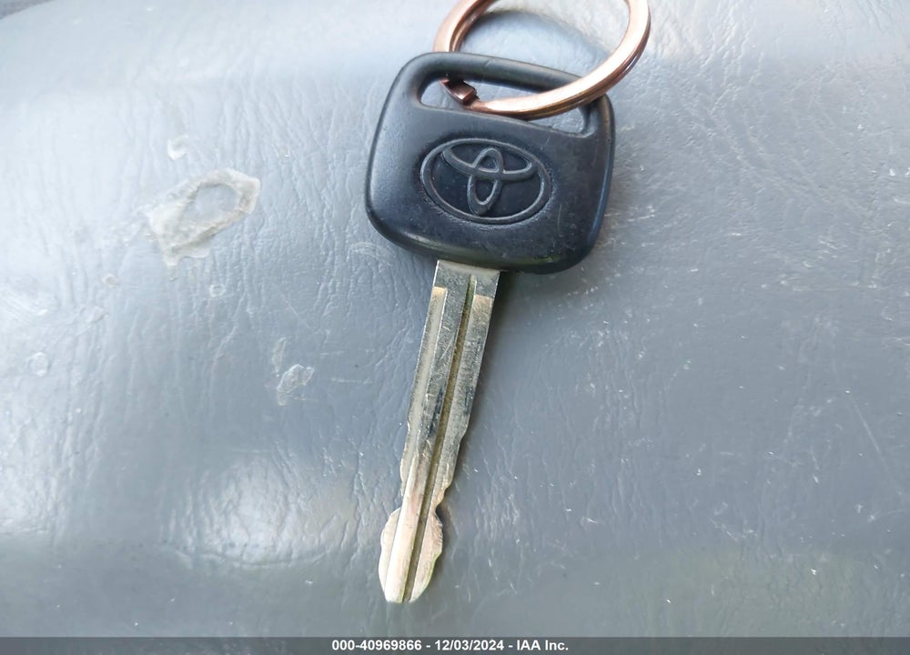 2001 TOYOTA RAV4 VIN: JTEHH20V016011240