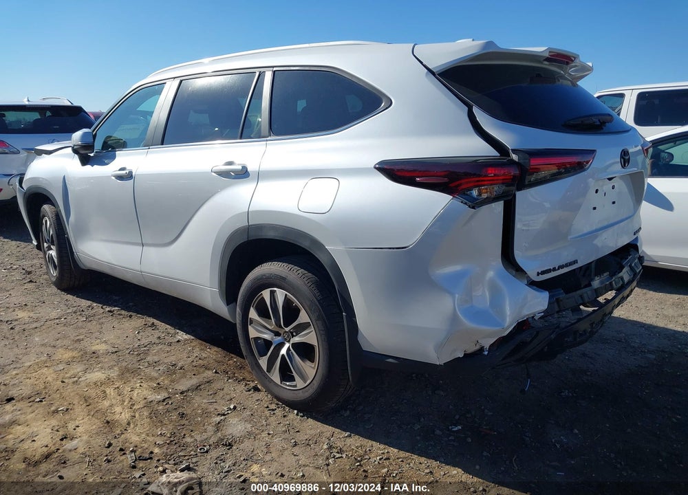 2024 TOYOTA HIGHLANDER XLE VIN: 5TDKDRBHXRS556279