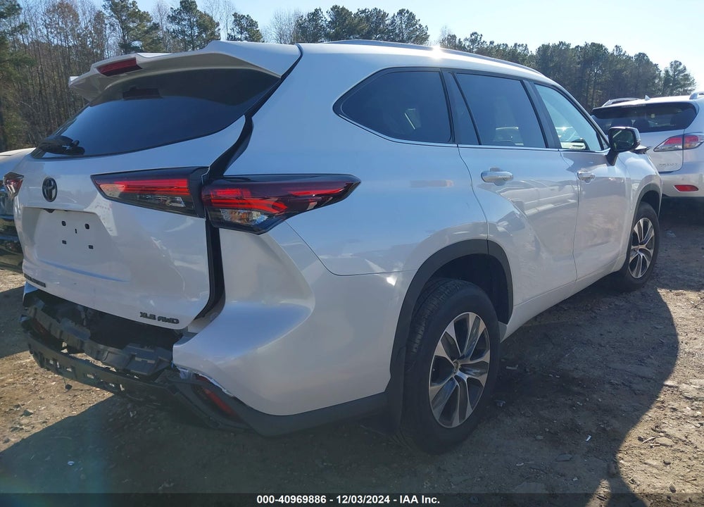2024 TOYOTA HIGHLANDER XLE VIN: 5TDKDRBHXRS556279