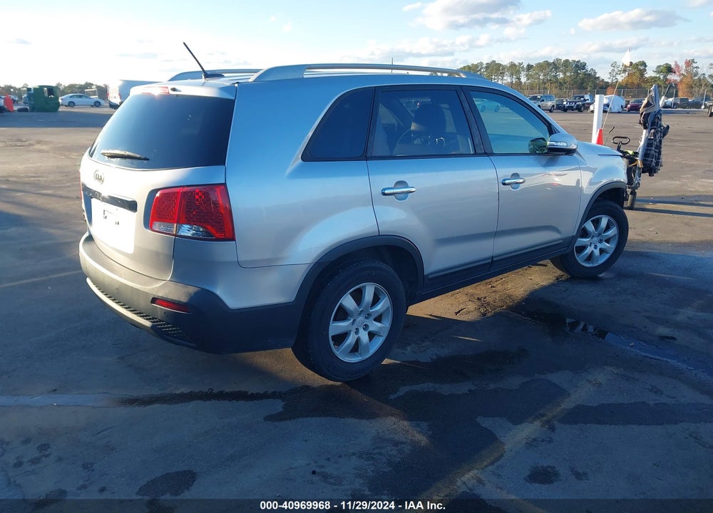 2011 KIA SORENTO LX VIN: 5XYKT3A12BG081055