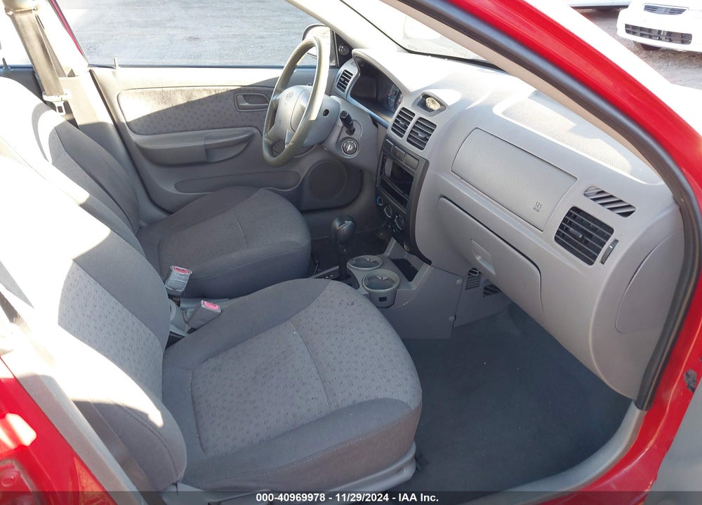 2005 KIA RIO VIN: KNADC125656372290