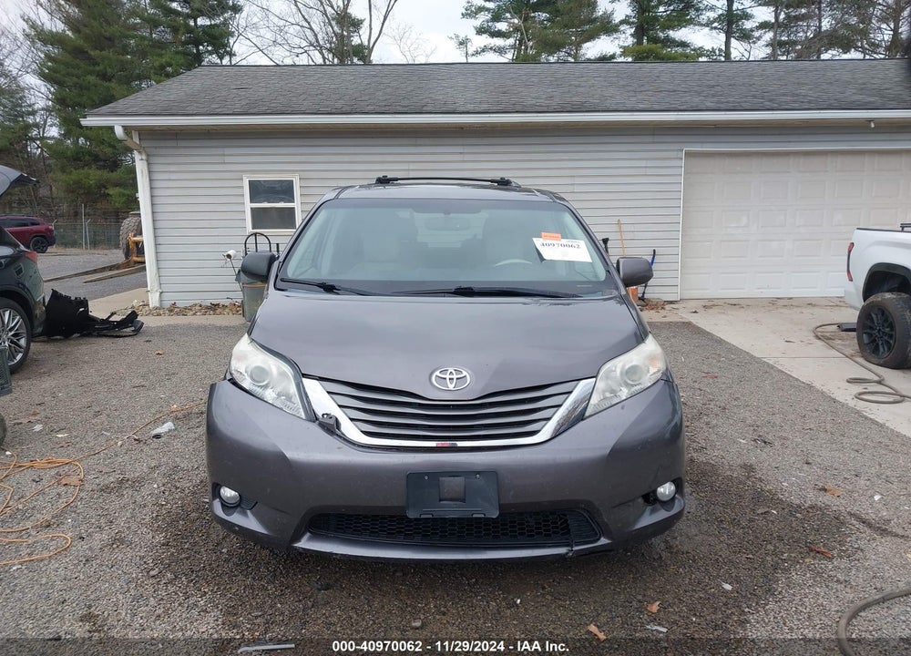 2014 TOYOTA SIENNA XLE V6 8 PASSENGER VIN: 5TDYK3DC5ES438066