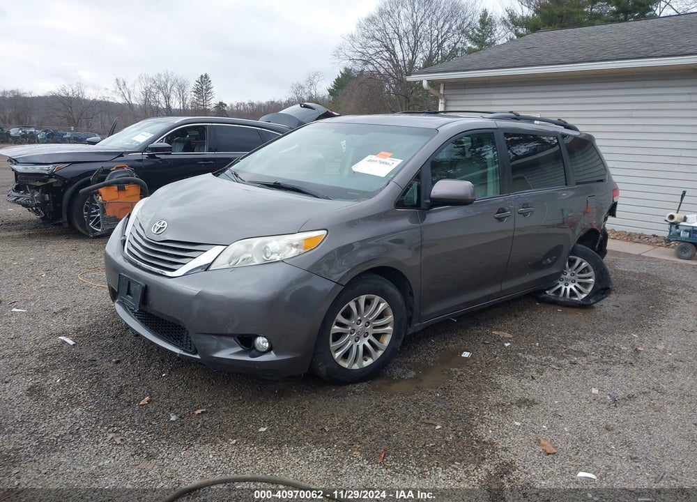 2014 TOYOTA SIENNA XLE V6 8 PASSENGER VIN: 5TDYK3DC5ES438066