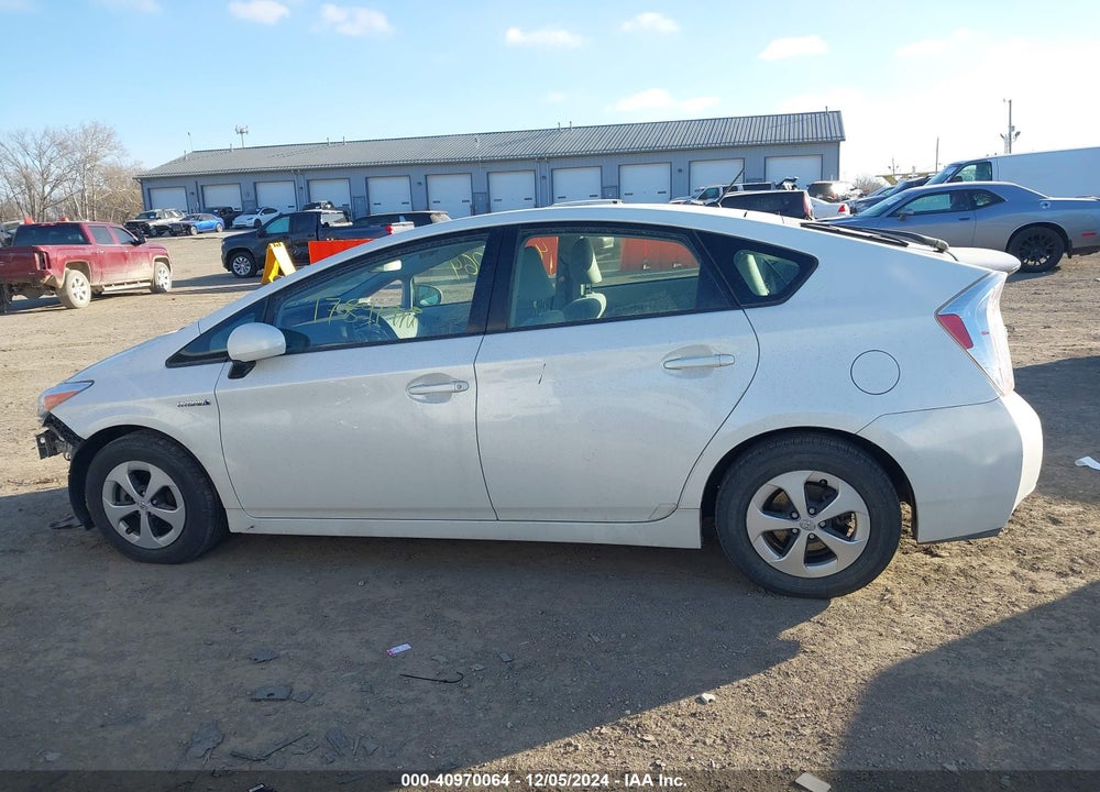 2013 TOYOTA PRIUS TWO VIN: JTDKN3DU8D5588294
