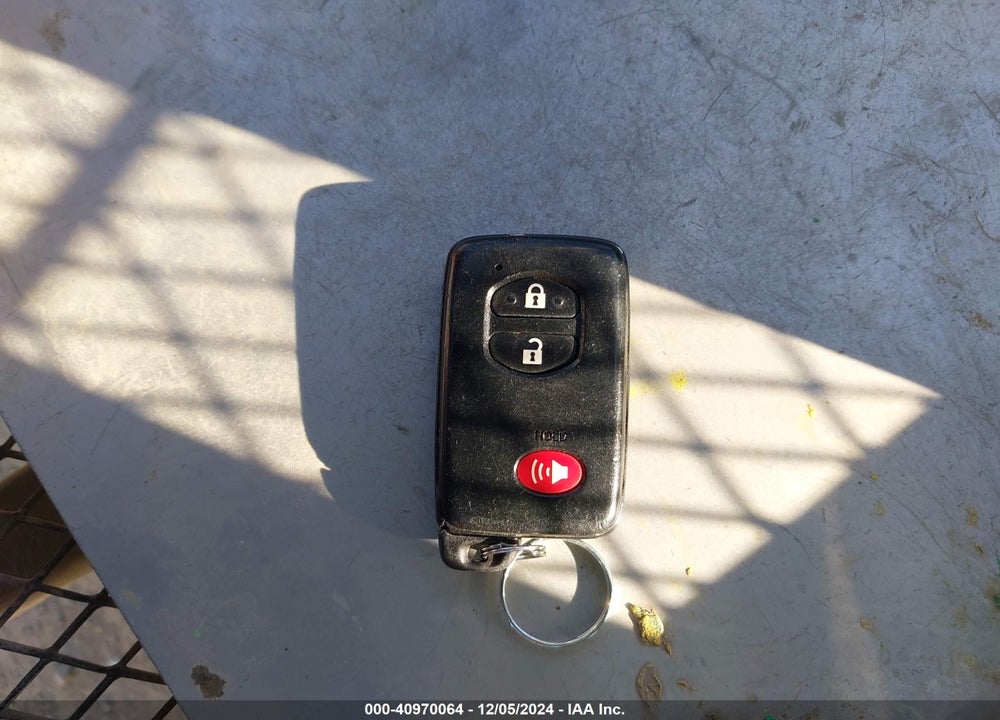 2013 TOYOTA PRIUS TWO VIN: JTDKN3DU8D5588294