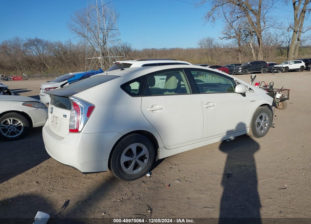 2013 TOYOTA PRIUS TWO VIN: JTDKN3DU8D5588294