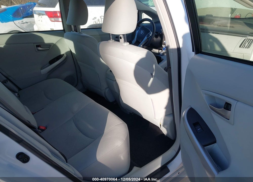 2013 TOYOTA PRIUS TWO VIN: JTDKN3DU8D5588294