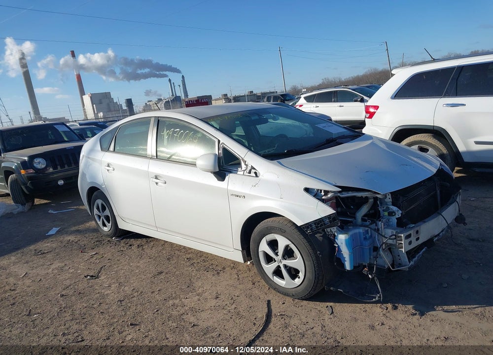 2013 TOYOTA PRIUS TWO VIN: JTDKN3DU8D5588294