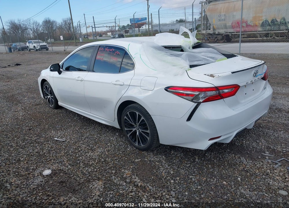 2018 TOYOTA CAMRY VIN: 4T1B11HK5JU151214
