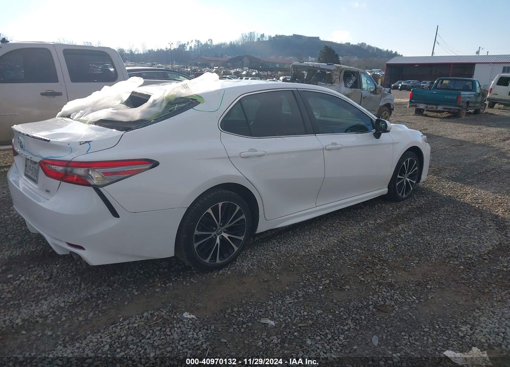 2018 TOYOTA CAMRY VIN: 4T1B11HK5JU151214