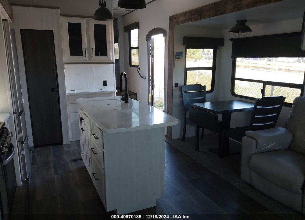 2021 HEARTLAND RV BIG HORN TRAVEL TRAILER VIN: 5SFBG362XME467740