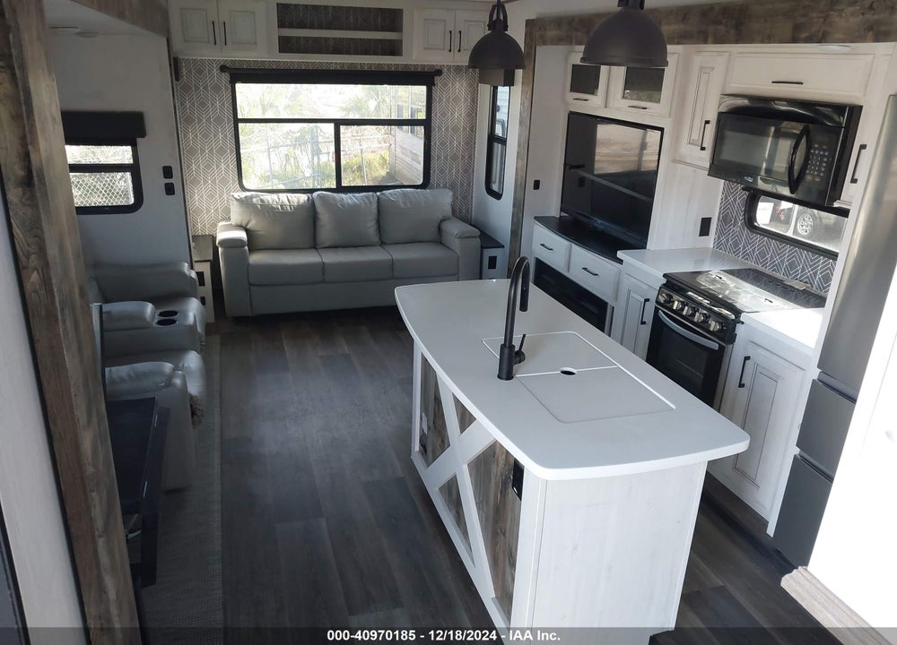 2021 HEARTLAND RV BIG HORN TRAVEL TRAILER VIN: 5SFBG362XME467740
