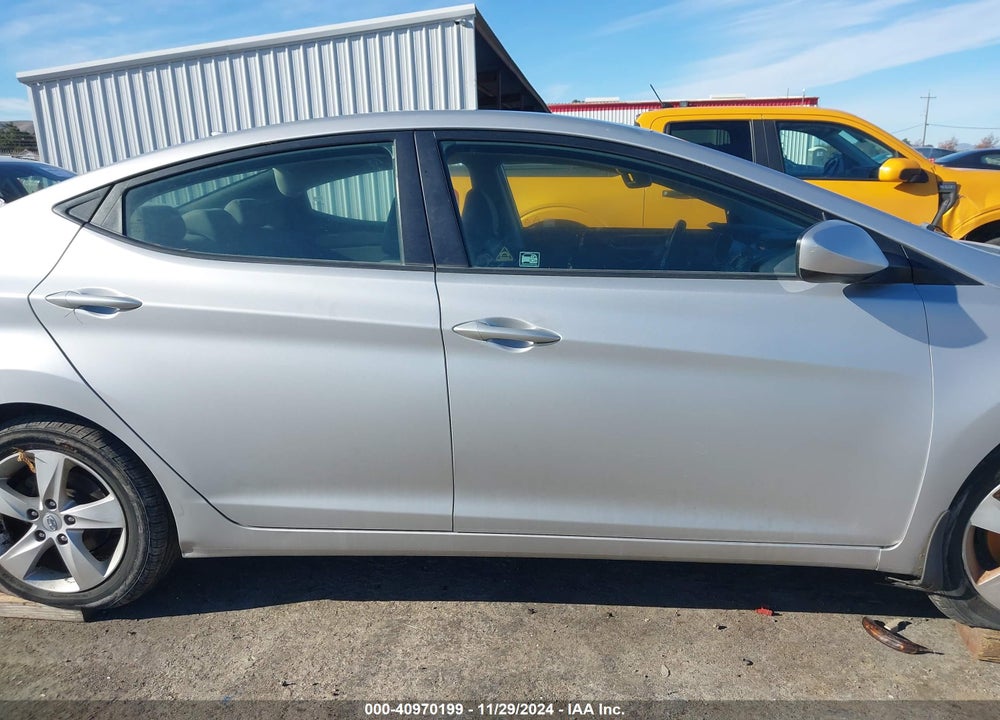 2013 HYUNDAI ELANTRA VIN: KMHDH4AE8DU541755