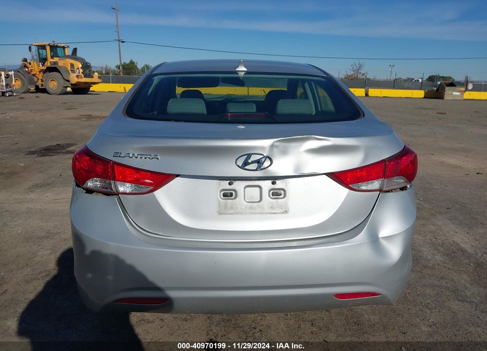 2013 HYUNDAI ELANTRA VIN: KMHDH4AE8DU541755
