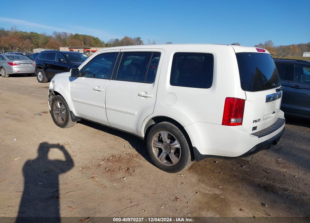 2015 HONDA PILOT SE VIN: 5FNYF3H34FB009375
