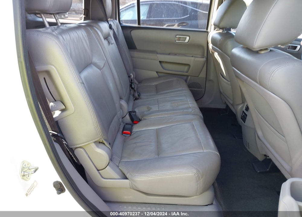 2015 HONDA PILOT SE VIN: 5FNYF3H34FB009375
