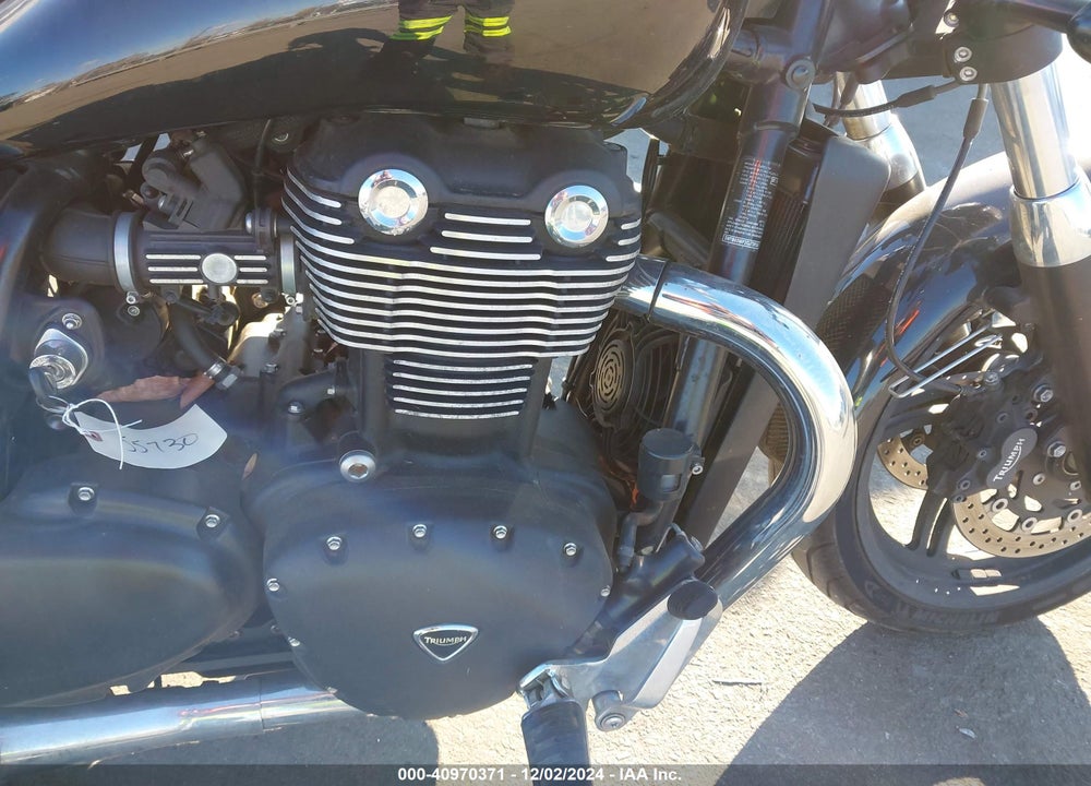 2016 TRIUMPH MOTORCYCLE THUNDERBIRD STORM ABS VIN: SMTB03WF2GJ728124