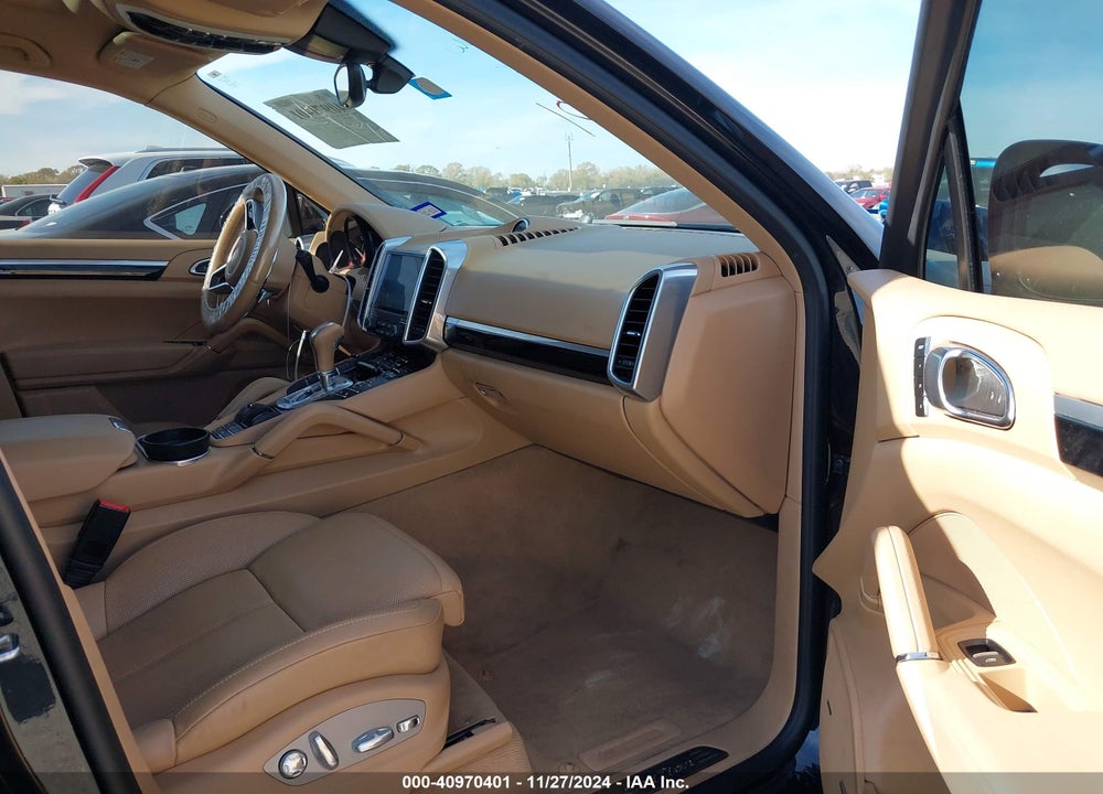 2017 PORSCHE CAYENNE PLATINUM EDITION VIN: WP1AA2A23HKA82561